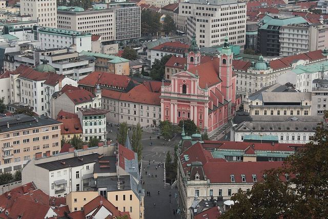 Lublaň: dračí město u řeky, hrad na kopci a kde nechat auto