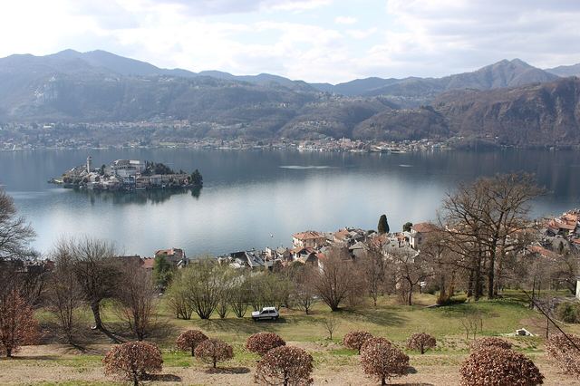 Sacro Monte di Orta: 20 kaplí nad jezerem, sv. František a výhled, za který nic neplatíte
