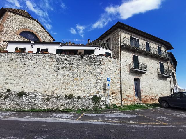 Castiglione del Lago: středověký hrad na mysu a nejlepší koupání v Umbrii