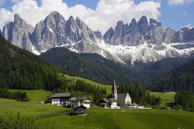 Val di Funes a kostelík Santa Maddalena: nejfotografovanější údolí Dolomit