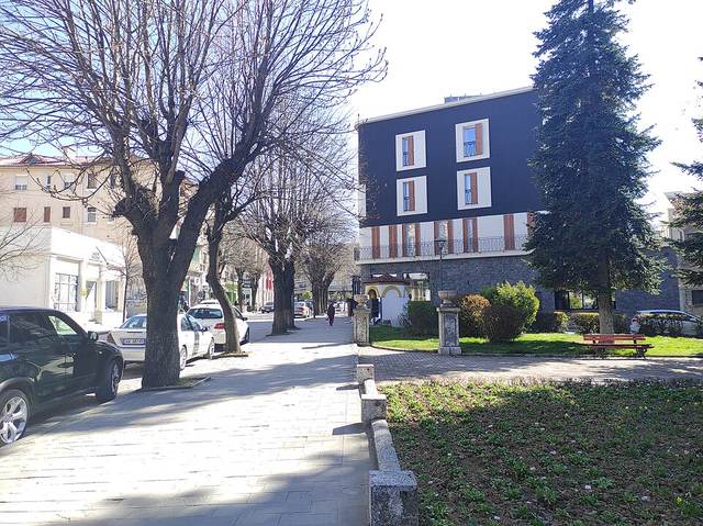 Korçë: albánská malá Paříž, starý bazar a katedrála Vzkříšení
