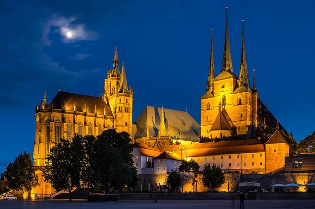 Erfurt: Krámský most plný domů, katedrála na pahorku a Lutherův klášter — a kde nechat auto