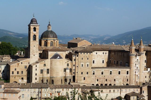 Urbino: renesanční ideál na dvou kopcích a palác bez dveří