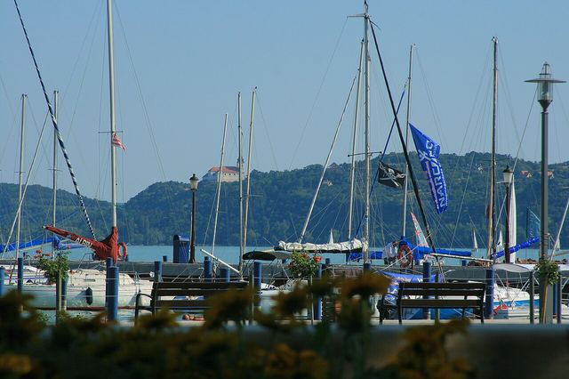 Balatonfüred autem: lázně u Balatonu, Tagorova promenáda a kde nechat vůz