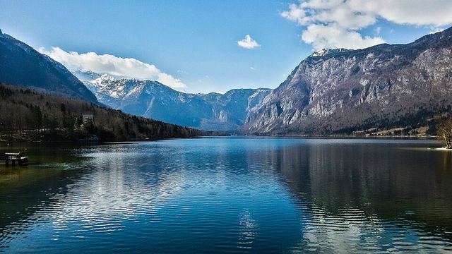 Bohinj: tišší soused Bledu, brána do Triglavu a koupání v ledovcové vodě