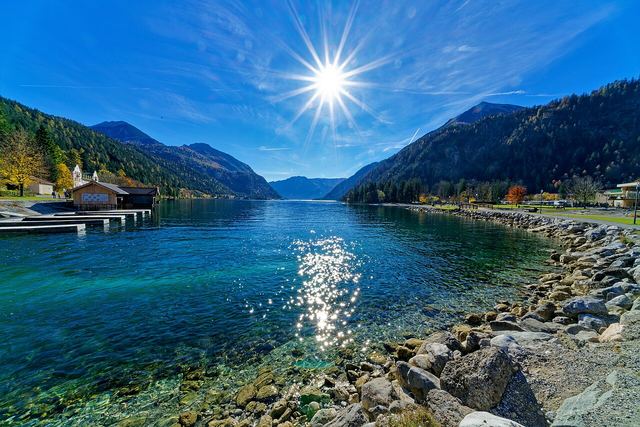 Achensee autem: tyrolský fjord, parní zubačka a kde nechat auto i dodávku