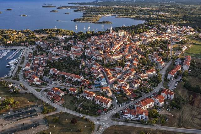 Vrsar: rybářské městečko na kopci, ostrůvky a Limský kanál