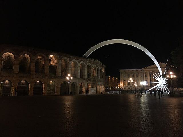 Arena di Verona: jak na operu i obyčejnou návštěvu amfiteátru bez davů