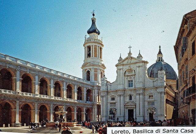 Loreto: bazilika se Svatým domkem a poutní město v Marche