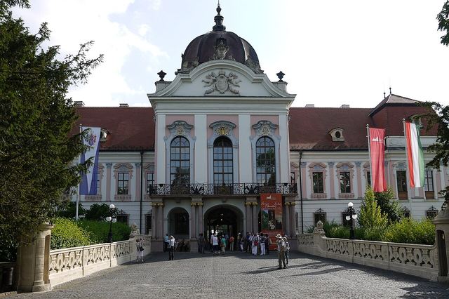 Gödöllő autem: zámek císařovny Sisi, baroko u Budapešti a kde nechat vůz