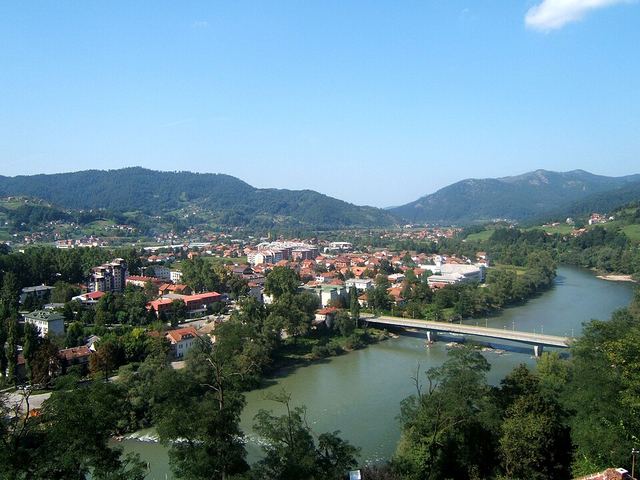 Maglaj: středověký hrad nad meandrem Bosny, kde se zastavuje čas