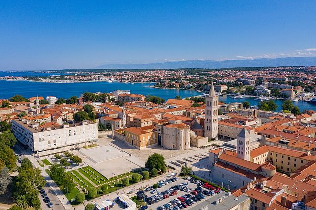 Dalmácie autem: pobřežní okruh od mořských varhan v Zadaru po hradby Dubrovniku