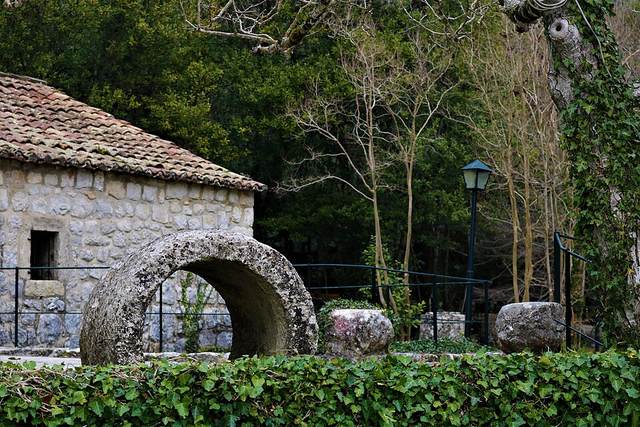 Konavle: zelené údolí jihu Chorvatska, folklor a Sokol-grad