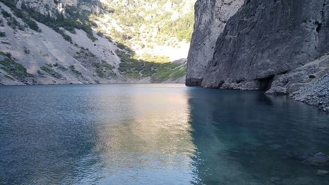 Imotski: Modré a Červené jezero, pevnost Topana a stadion v propasti