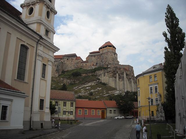 Esztergom autem: město pod bazilikou, Vodní město a kde nechat vůz