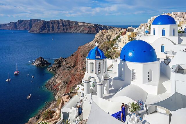 Santorini: bílé Oia, sopečná kaldera a jak na ostrov bez davů