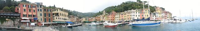 Portofino: rybářská vesnička za miliony, kde auto necháte dole a jdete pěšky