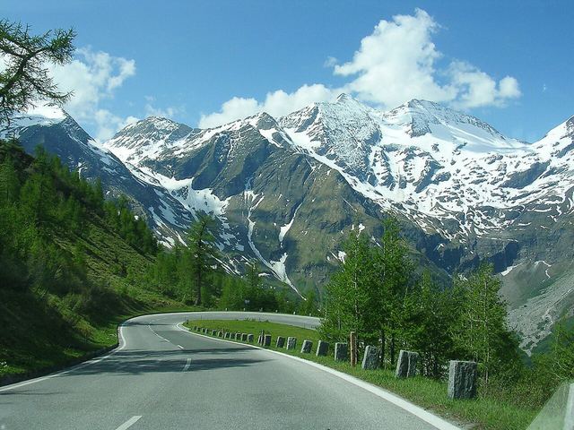 Rakouské Alpy a horské průsmyky autem: Grossglockner, Gerlos, Timmelsjoch, mýtné a kdy jet