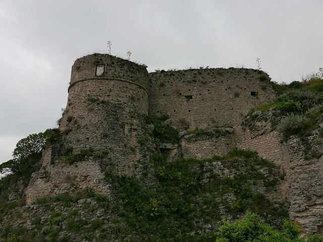 Gerace: středověké město na skále nad Jónským mořem