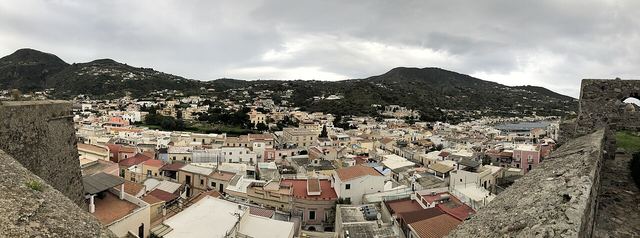 Lipari: největší Eolský ostrov s hradem, pemzou a výhledy na sopky