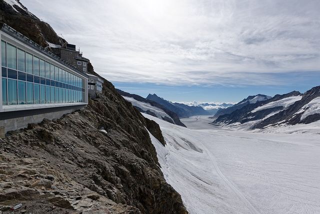 Jungfraujoch autem: nejvyšší nádraží Evropy, ledovec Aletsch a kde nechat dodávku