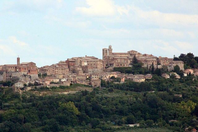 Montepulciano: Vino Nobile, filmová „Volterra" z Twilightu a jak nedostat pokutu