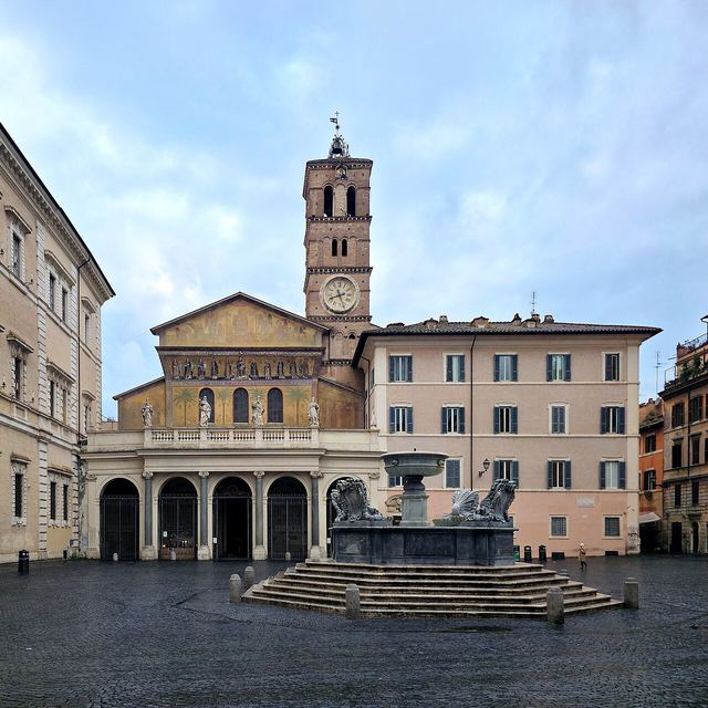 Santa Maria in Trastevere: nejstarší mariánská bazilika Říma, zlaté mozaiky a kdy přijít