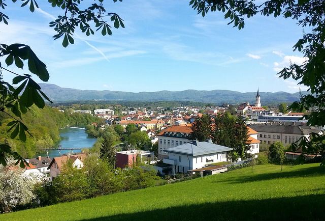 Novo Mesto: město situl nad zákrutou Krky — průvodce pro řidiče
