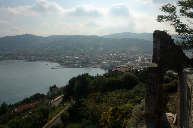 Agropoli: brána do Cilenta, hrad na ostrohu a nejkrásnější zálivy Kampánie