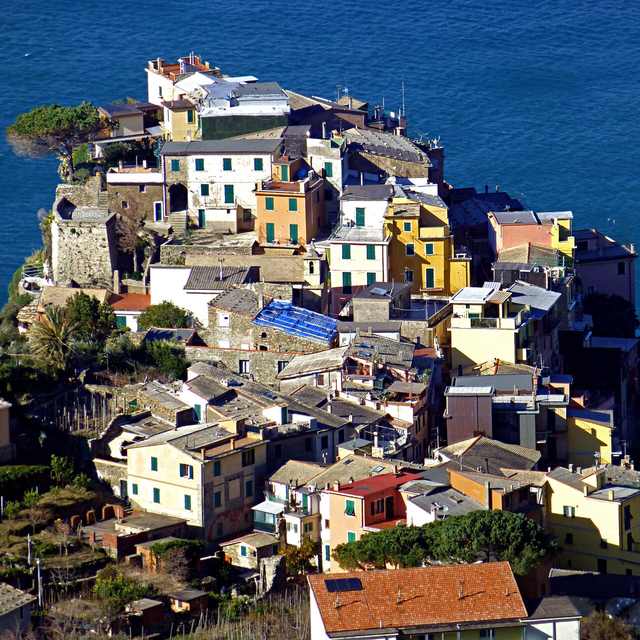 Corniglia: jediná vesnice Cinque Terre na kopci, 377 schodů a vinice