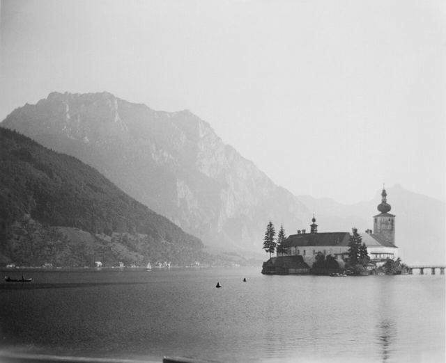 Gmunden autem: vodní zámek na jezeře Traunsee, keramika a kde zaparkovat
