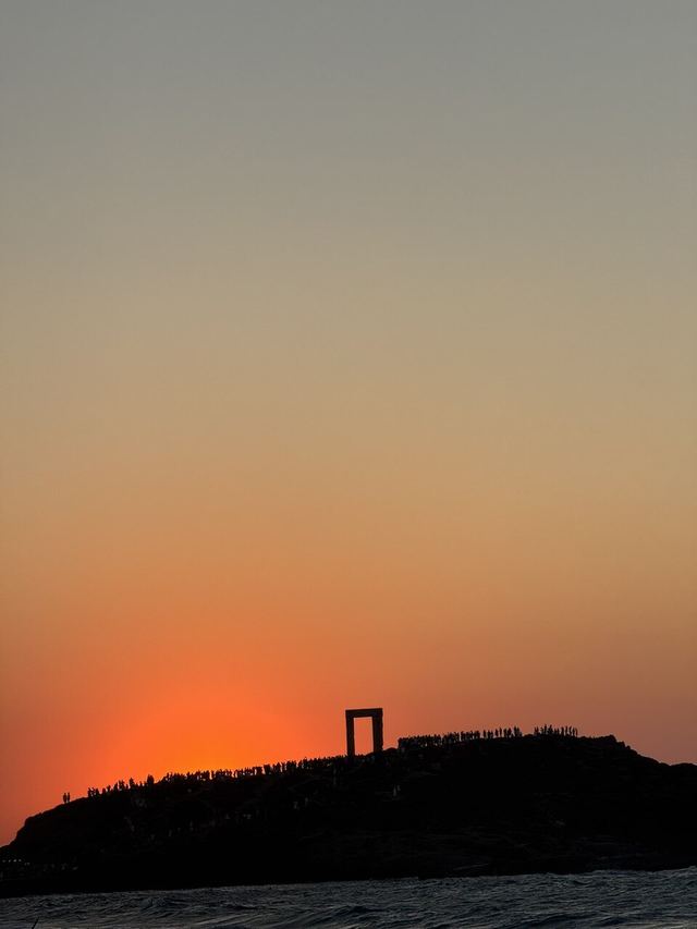 Naxos autem: mramorová brána Portara, dlouhé pláže a horské vesnice