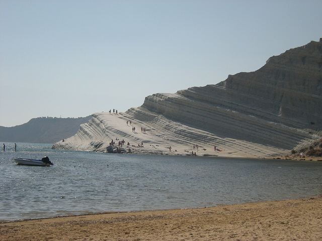 Scala dei Turchi na Sicílii: oslnivě bílý útes u Agrigenta a jak se k němu chovat