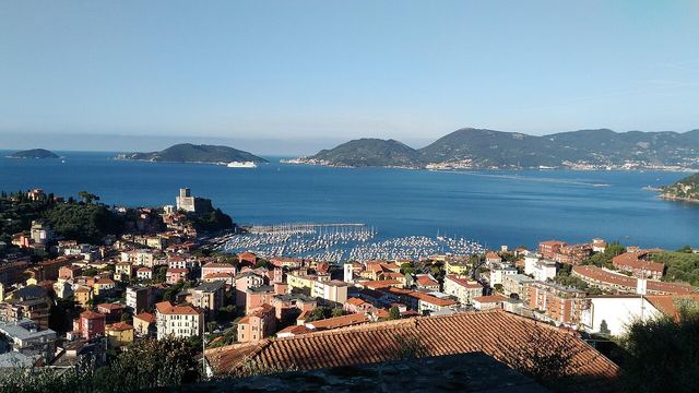 Lerici: Golfo dei Poeti, hrad nad zátokou a stopa Byrona a Shelleyho