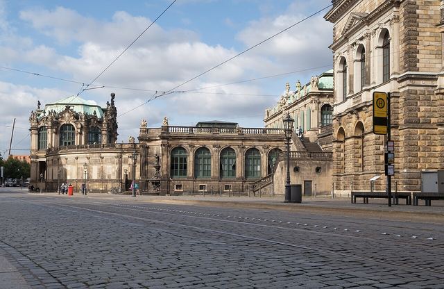 Zwinger v Drážďanech: barokní nádvoří, Sixtinská Madona a kde nechat auto