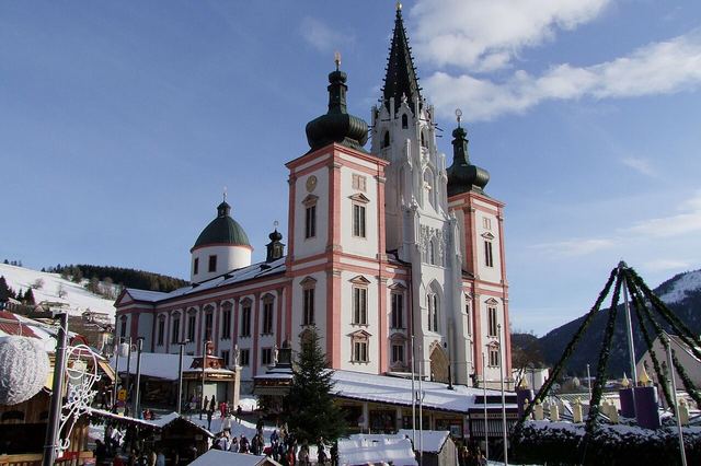 Mariazell autem: nejvýznamnější poutní místo Rakouska, perník a úzkokolejka