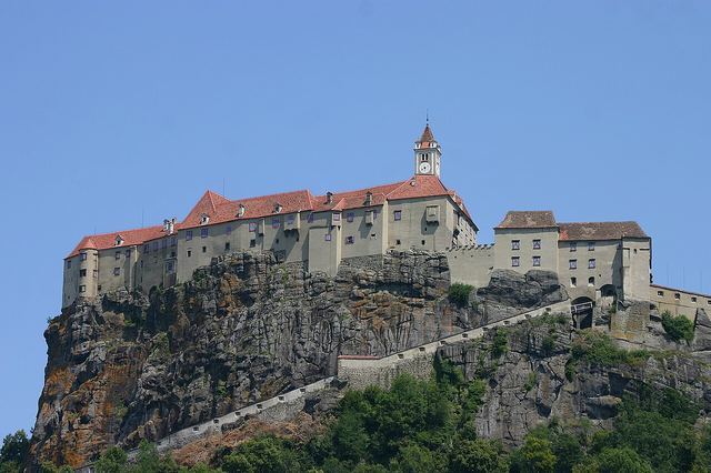 Riegersburg autem: hrad na sopce, sedm bran a muzeum čarodějnic