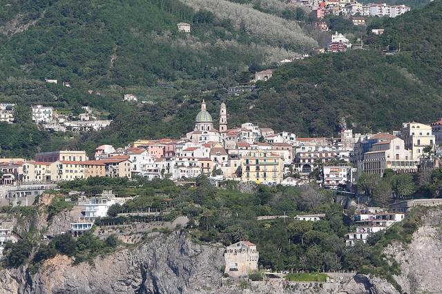 Vietri sul Mare: první obec Amalfi a hlavní město majoliky