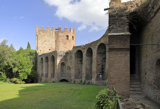 Aureliánovy hradby v Římě: 19 km antické zdi, Porta San Sebastiano a procházka po cimbuří