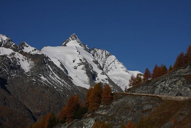 Grossglockner autem: nejkrásnější alpská silnice, mýto a ledovec