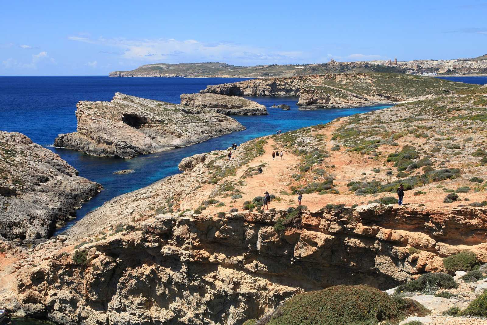 Blue Lagoon mezi ostrovy Comino a Cominotto, Malta