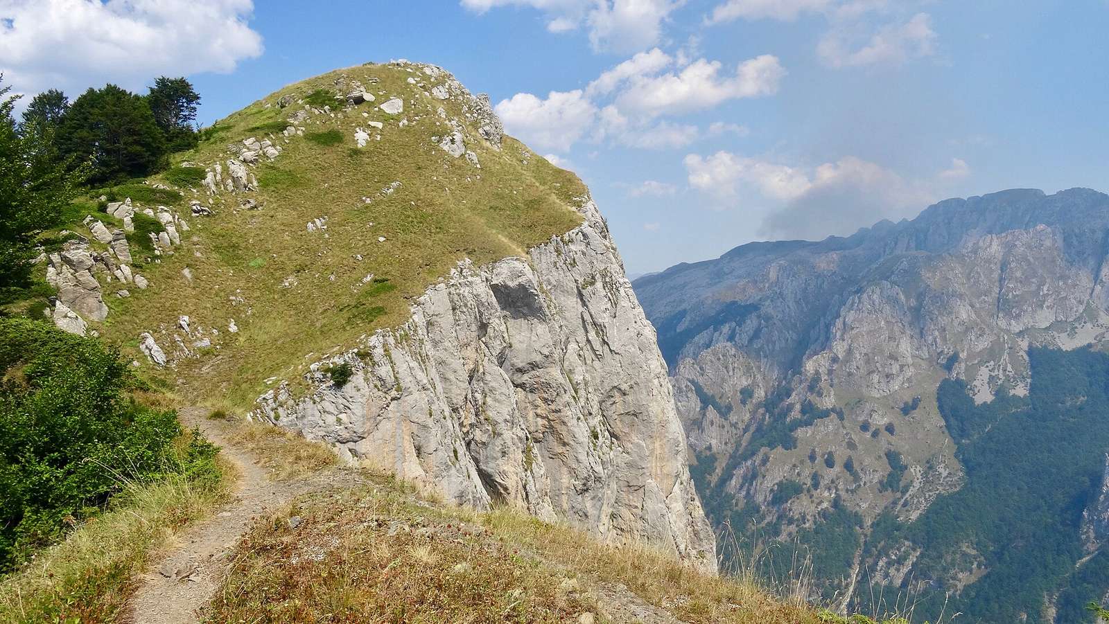 Treková trasa Peaks of the Balkans v pohraničních horách Kosova