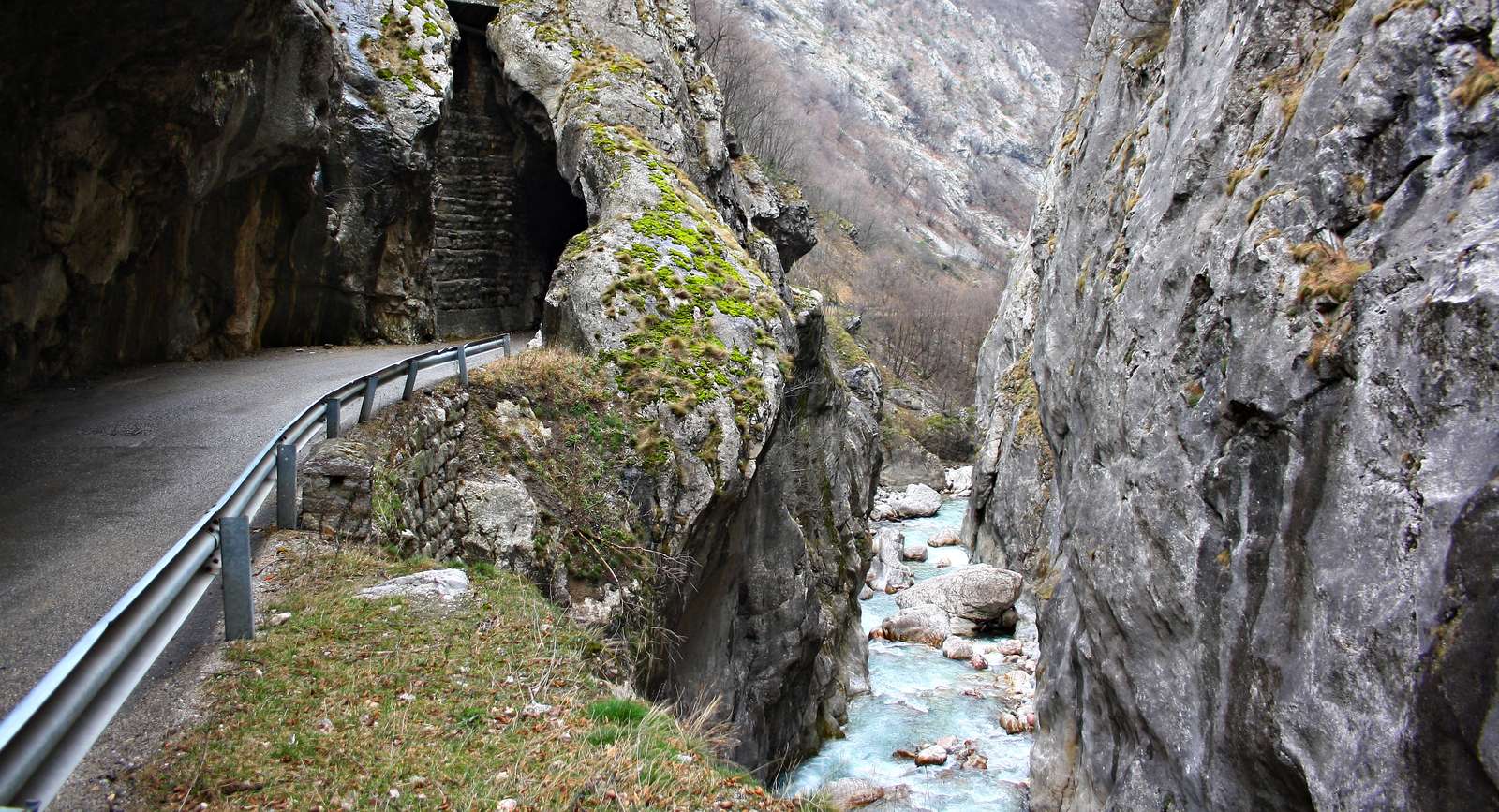 Rugovská soutěska v pohoří Bjeshkët e Nemuna (Prokleté hory) na západě Kosova